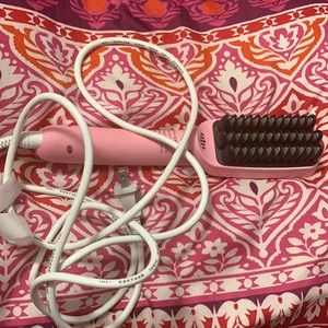ShowCharm Heated Brush Iron